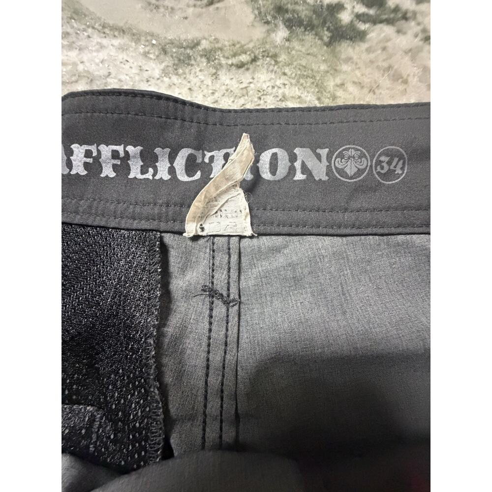 Men’s Size 34 Affliction Board Shorts Swimwear Stars And Stripes (AM13) - Picture 2 of 4